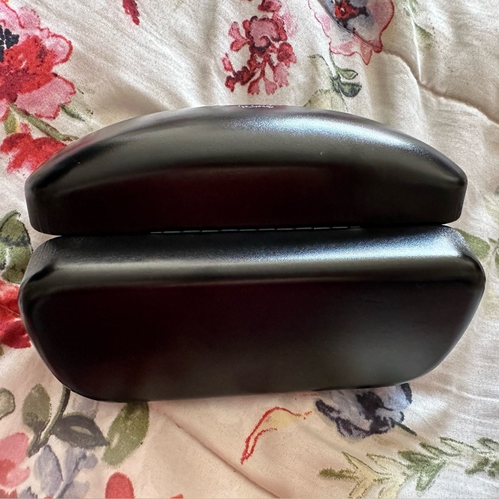 Coach New York Black Leather Hard Clam Shell Eye Glasses/Sunglasses Case - Picture 3 of 3